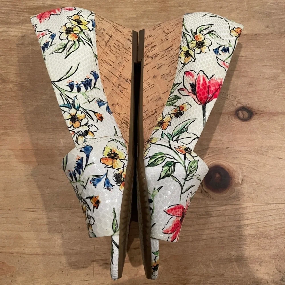 NWOT Aerosoles Application White Multicolor floral Cork Wedge Espadrilles 9M